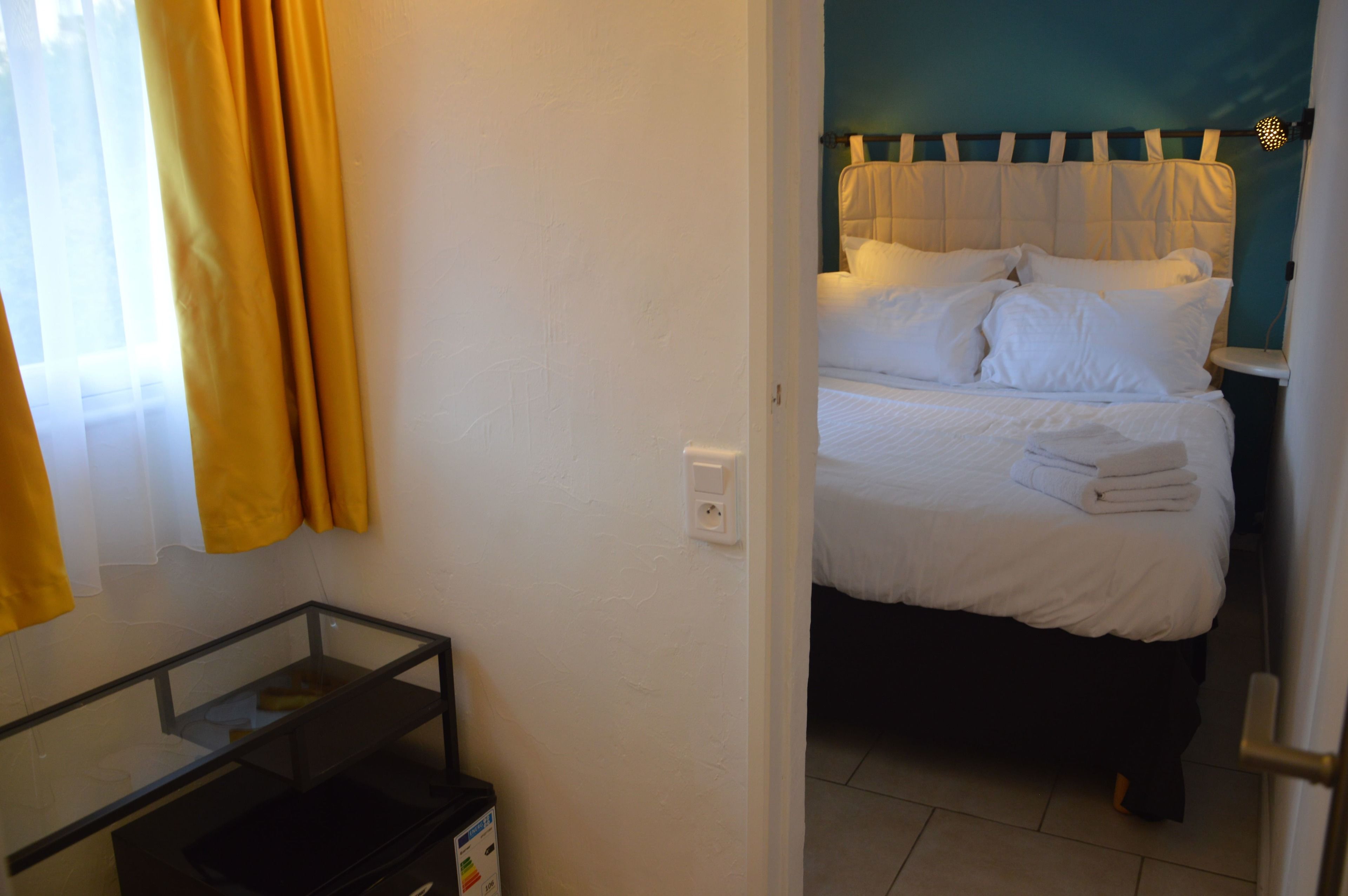suite, 2 bedrooms | 1 bedroom, minibar, in-room safe, individually decorated