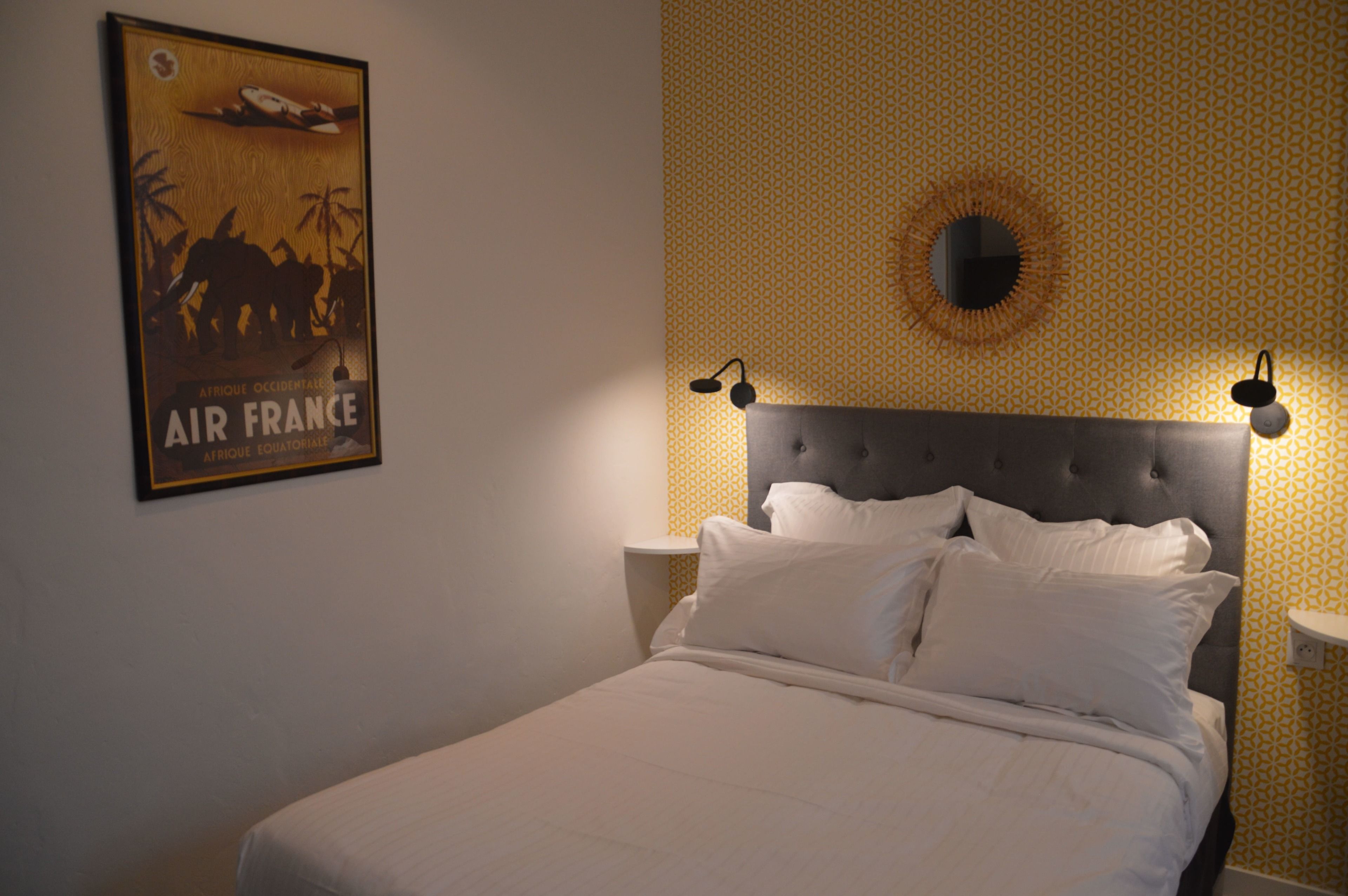 traditional double room | 1 bedroom, minibar, in-room safe, individually decorated