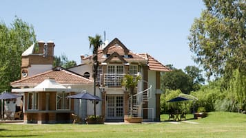 Mặt tiền nơi lưu trú