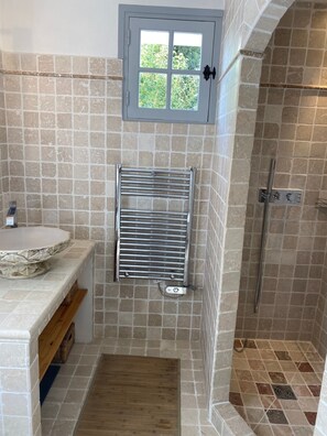 Shower, towels, toilet paper