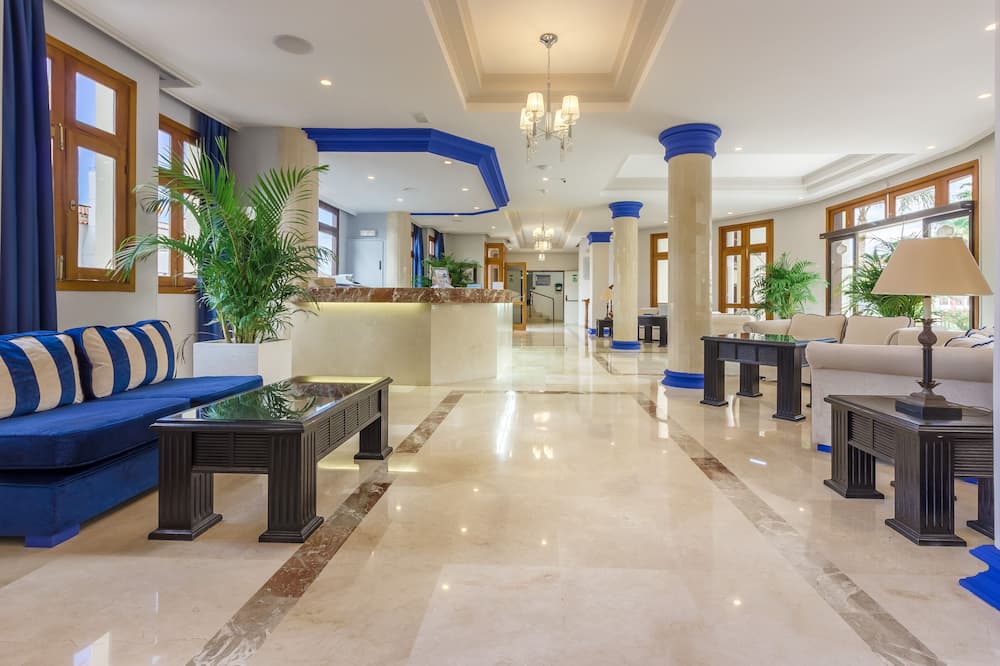 Klayman Olivina Aparthotel