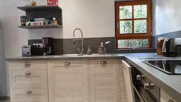 Réfrigérateur, four, plaque de cuisson, lave-vaisselle