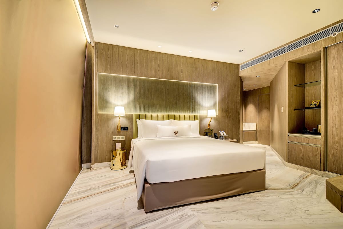 Executive Double Room | Premium bedding, minibar, in-room safe, individually furnished