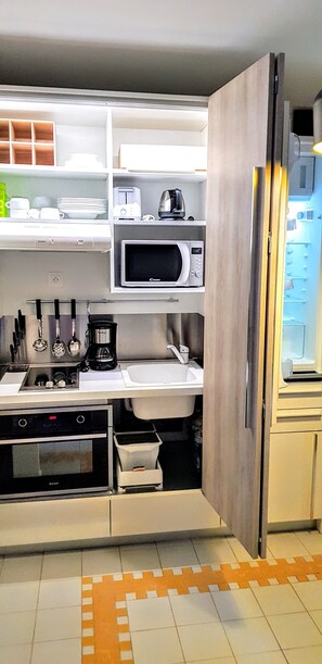 Appartement Supérieur, accessible aux personnes à mobilité réduite, salle de bains attenante | 2 chambres, coffres-forts dans les chambres, ameublement personnalisé