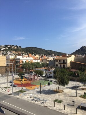 Exterior - "ARAGO "SUR LA RAMBLA.Appart moderne tout confort: Air C, garage,Asc,gde terrasse. (Roses)