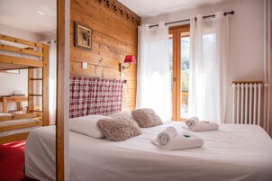 Traditional Quadruple Room | Individually decorated, individually furnished, soundproofing