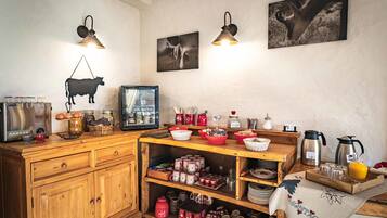 Daily buffet breakfast (EUR 12 per person)