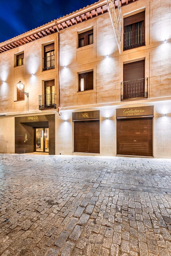 Exterior - Grecorooms (Toledo)