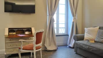 Camera tripla | Minibar, una cassaforte in camera, con arredamento individuale