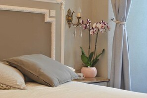 Double Room | Minibar, in-room safe, individually furnished, desk