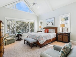 6 habitaciones, tabla de planchar con plancha y internet gratis 