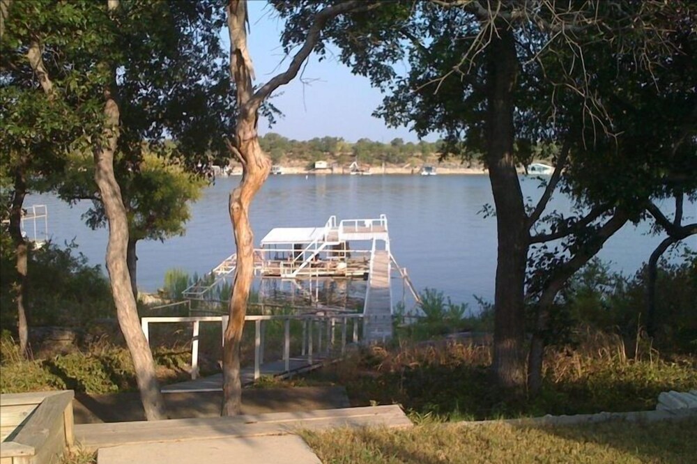 Lake Brownwood Lakefront House, 1st Class, Pvt Dock,