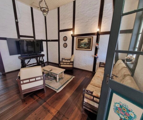 Lobby sitting area - Hotel Hermann (Blumenau)