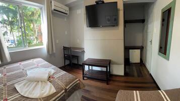 Deluxe Triple Room | Free WiFi, bed sheets