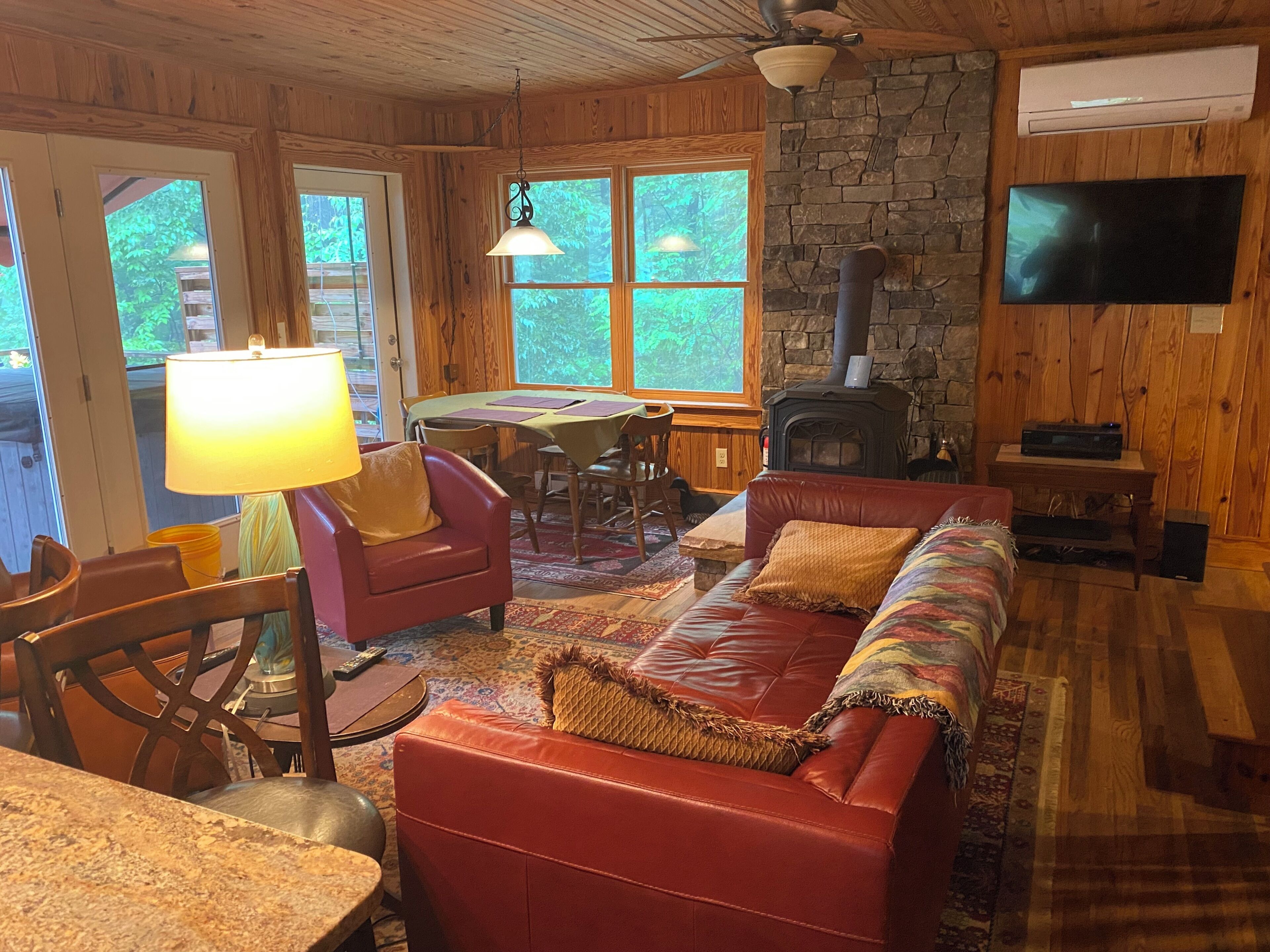 Craftsman Mountain Top Cabin With Views, Hot Tub, Fire Pit... Discounted Rates - Lake Lure, NC