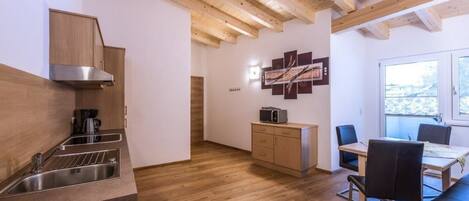 Apartment, Mountain View | In-room dining