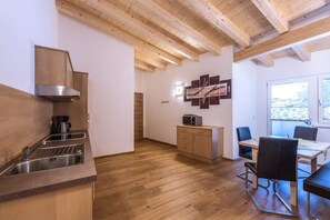 Huoneisto, vuoristonäköala | Ruokailu omassa huoneessa