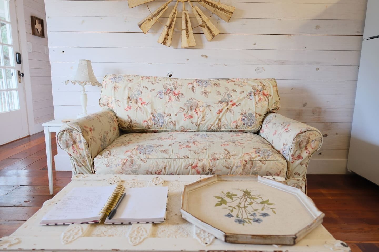 Secluded Luxury Cottage, Private Ranch Stay + Firepit - Romantic & Quiet - Texas