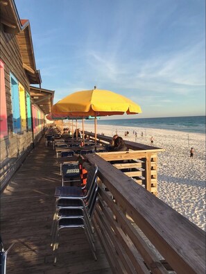 Sun loungers, beach towels - SPRING COMING, 5 MIN 2 BCH, 2 KING SUITES, 2.5 BATH, POOL, 2 free spots park (Destin)