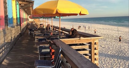 SPRING COMING, 5 MIN 2 BCH, 2 KING SUITES, 2.5 BATH, POOL, 2 free spots park