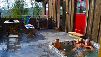 Exclusive Chalet (Övre Järven) | Private spa tub