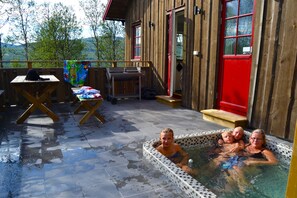 Nhà gỗ Exclusive (Övre Järven) | Bồn tắm spa riêng