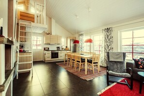 Nhà gỗ Exclusive (Övre Ripan) | Bếp riêng | Tủ lạnh, lò vi sóng, lò nướng, bếp nấu 