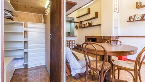 Living area - The Wood Studioflat (Bologna)