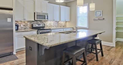 Reynolds Landing Golf & Lake Cottage