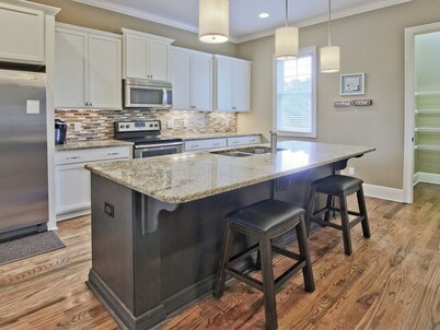 Reynolds Landing Golf & Lake Cottage