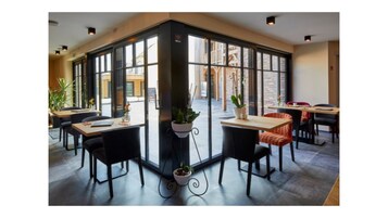 Desayuno continental incluido todos los días 