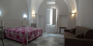 Quadruple Room | Desk, free cribs/infant beds, free WiFi, bed sheets - B&B Nonna Irene (Matino)