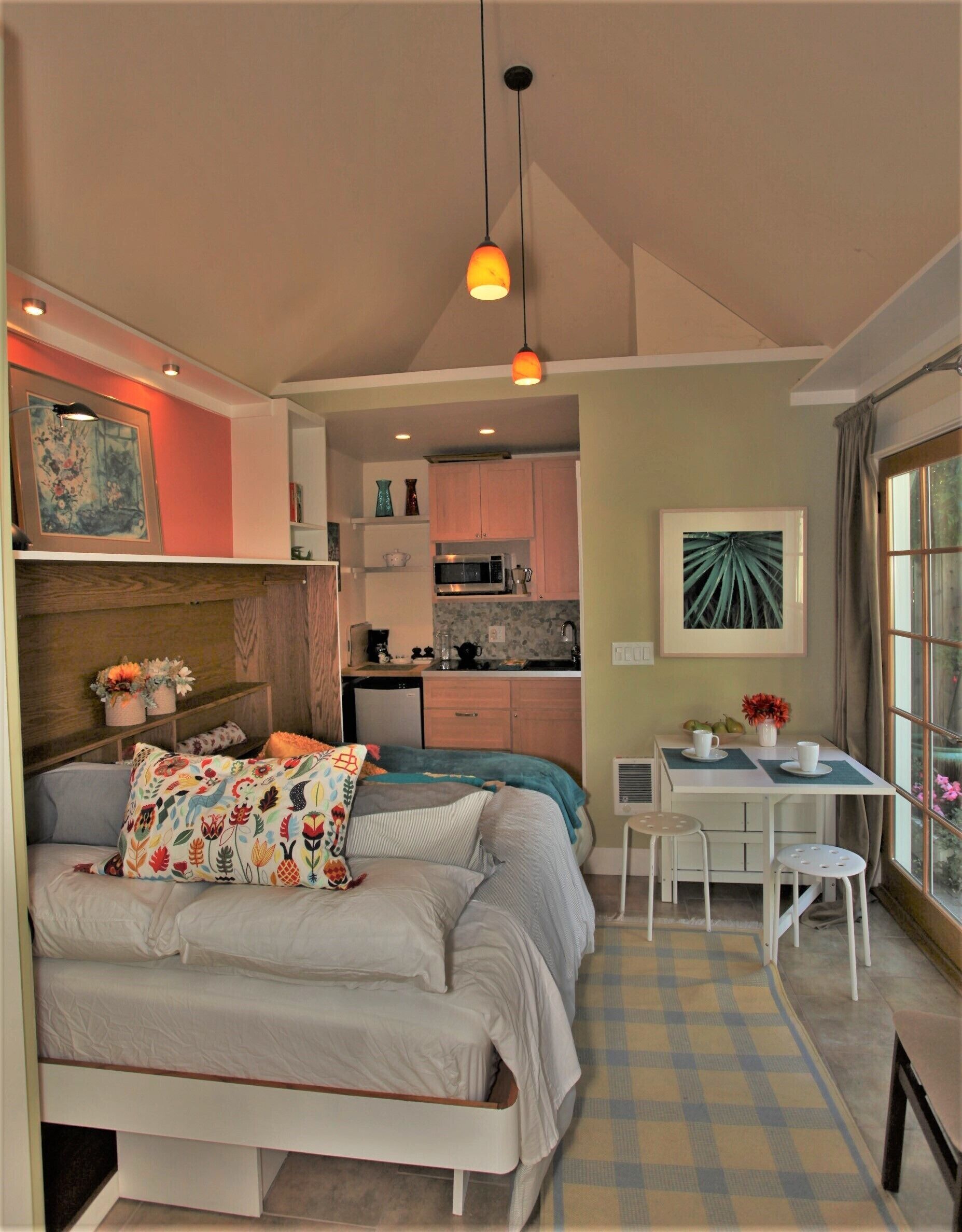Delightful Charming Cottage nestled in the heart of Rockridge/Claremont 