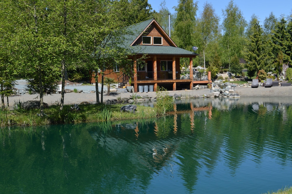 The Perfect Rustic Luxurious Getaway Cabin