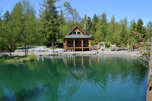 The Perfect Rustic Luxurious Getaway Cabin