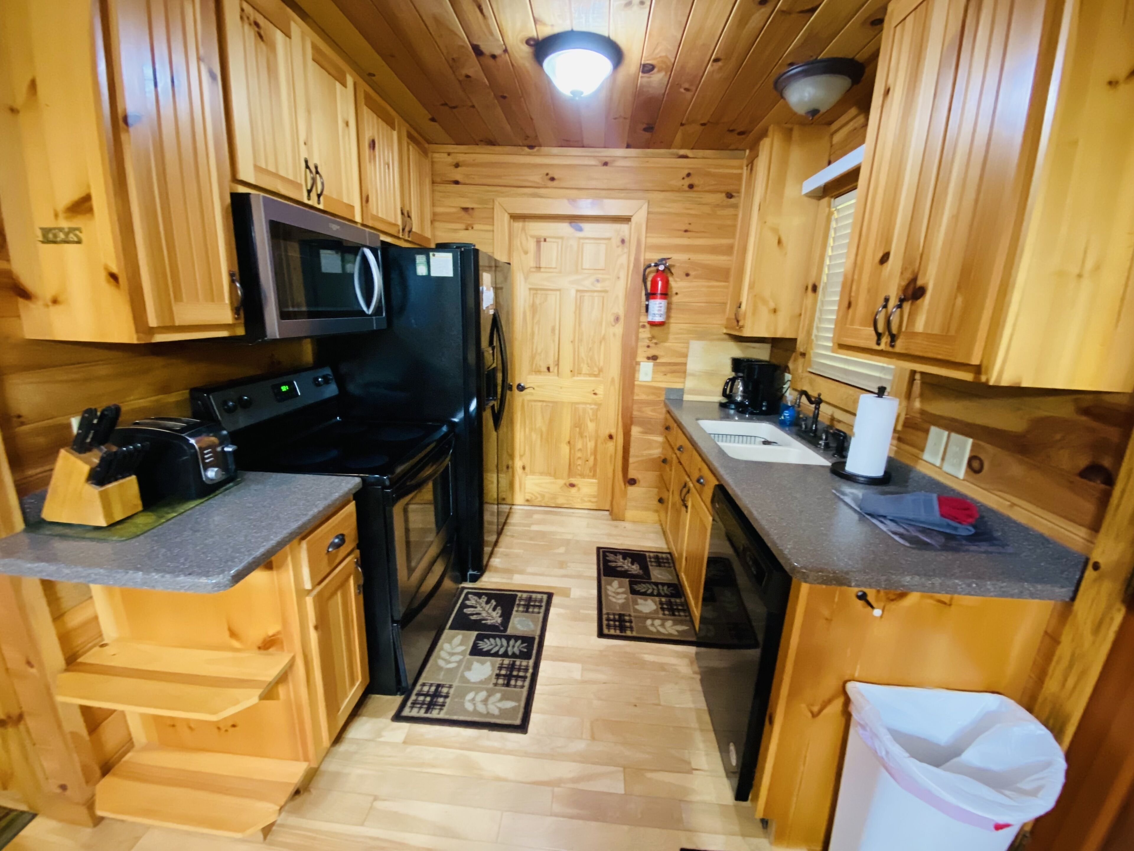 Unwind at Eagles Peak by the Chattahoochee National Forest!