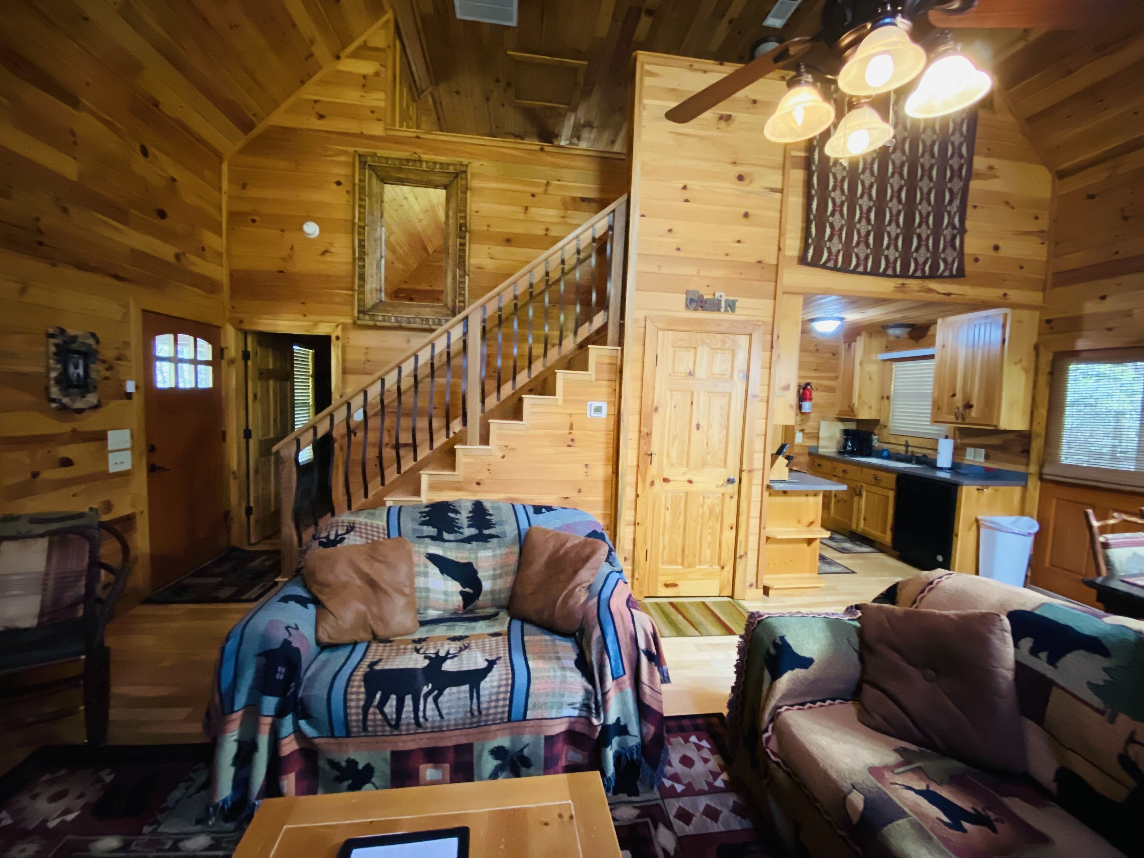 Unwind at Eagles Peak by the Chattahoochee National Forest!