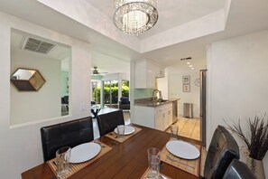 Interior - Biltmore Fully Updated 2 Bed 2 Bath Condo (Palm Springs)