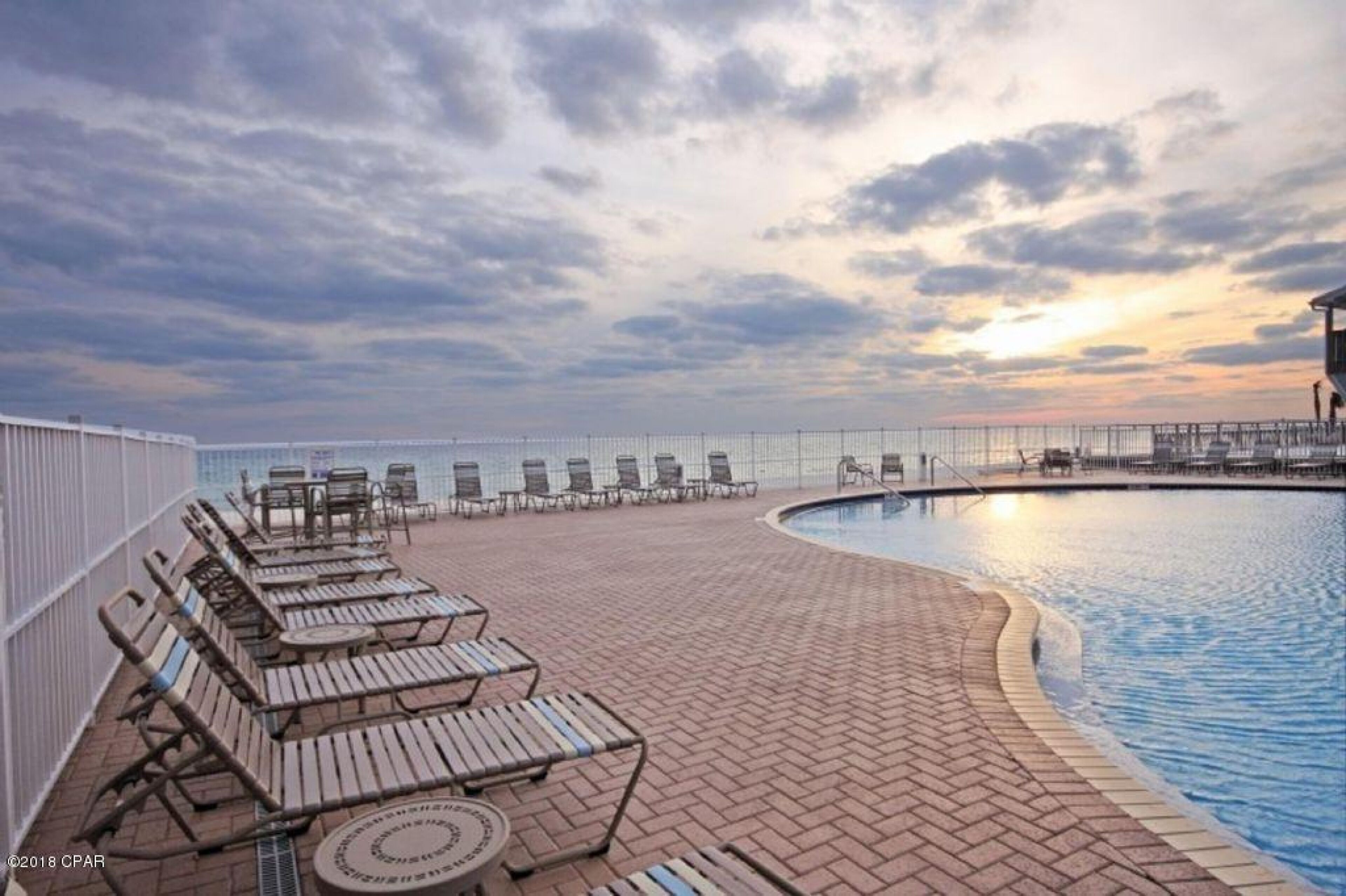 beachfront W/ Balcony Gulf View | Great location | Freshly Cleaned | Free Wifi