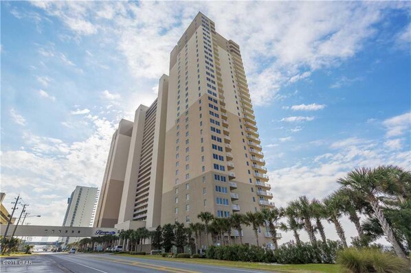 Exterior - beachfront W/ Balcony Gulf View | Great location | Freshly Cleaned | Free Wifi (Panama City Beach)
