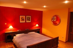3 Schlafzimmer, Zimmersafe, Bügeleisen/Bügelbrett, WLAN