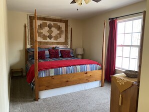 2 Schlafzimmer, Reisekinderbett, kostenloses WLAN, Bettwäsche