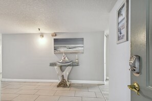 Interior - Seaview 305 is Open for Guest Rental "Beautiful Oceanfront Condo" (Madeira Beach)