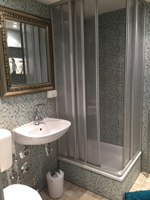 Apartment | Badezimmer
