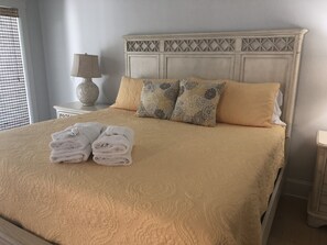 5 bedrooms, iron/ironing board, free WiFi, bed sheets