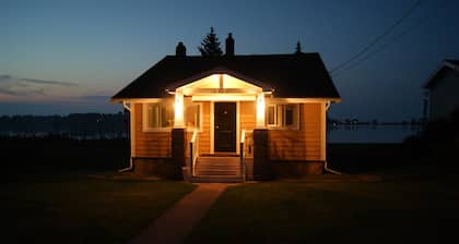 Waterfront Cottage Bungalow