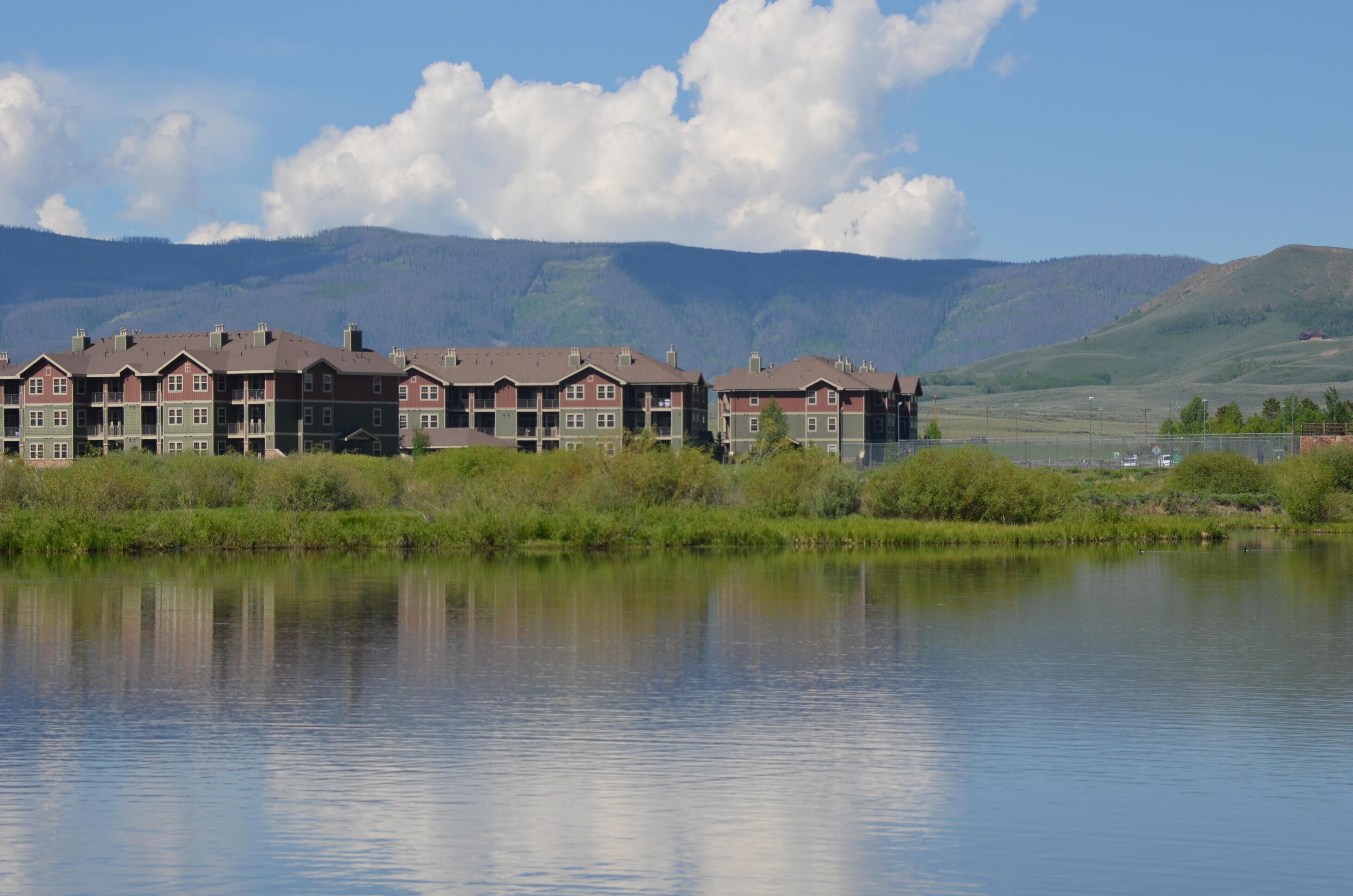 Ski Area Condo With Spectacular Views From 3rd Floor Balcony License #006836