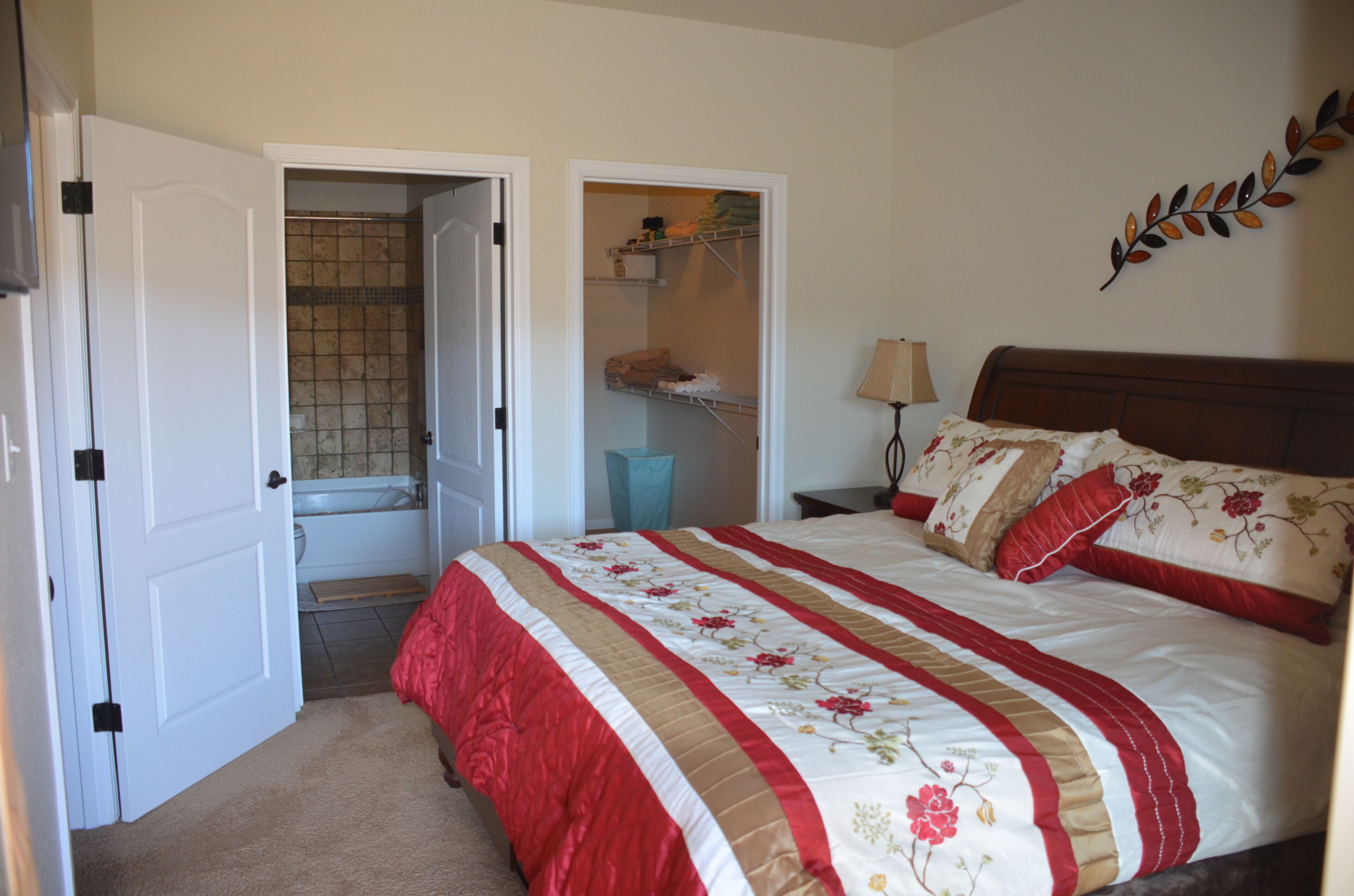 Ski Area Condo With Spectacular Views From 3rd Floor Balcony License #006836