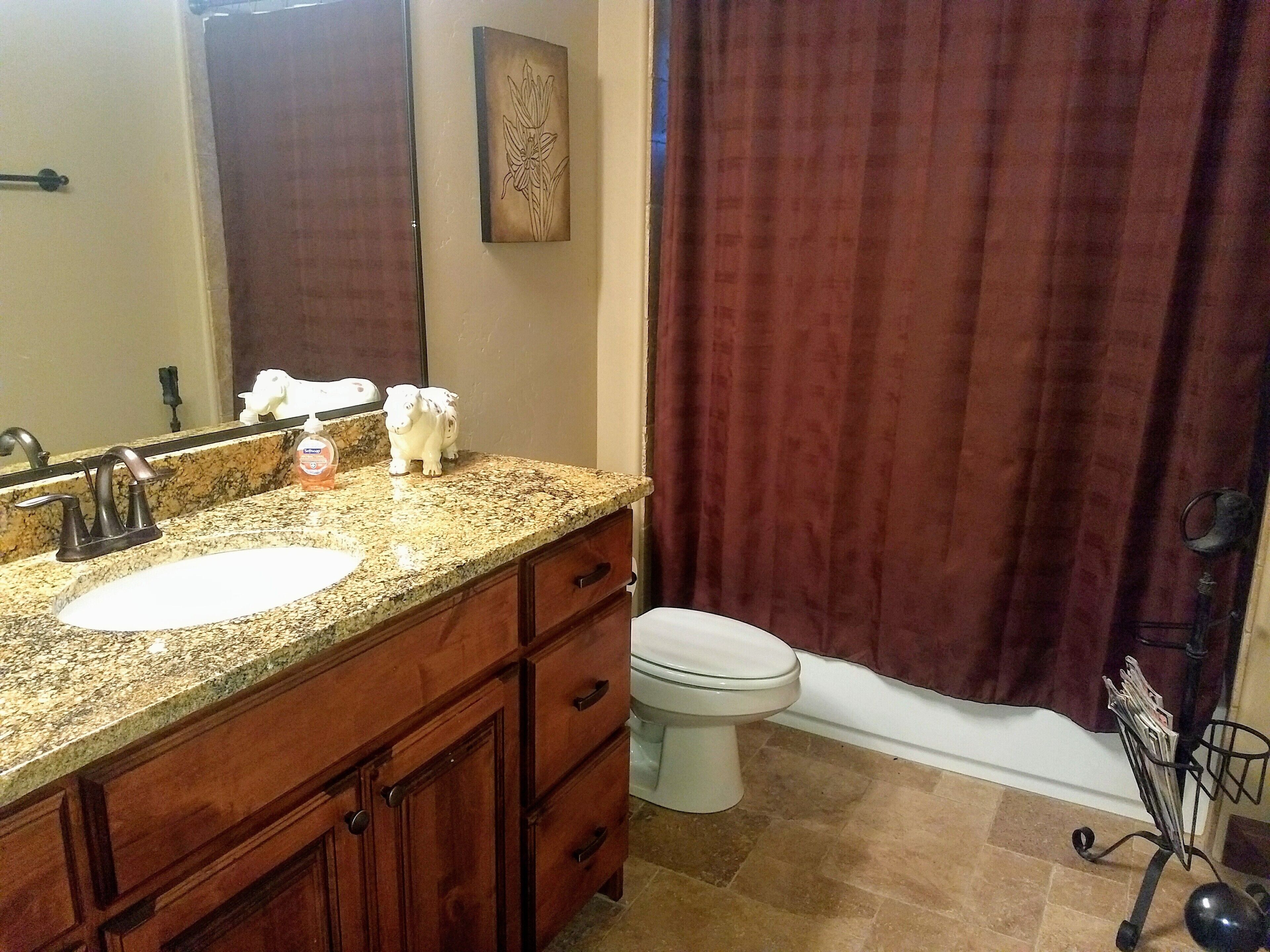 Beautiful quiet ranch retreat on 5 acres with horses, incredible views,