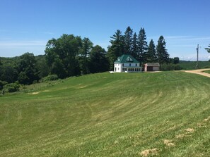 Exterior - Shady Pines Retreat (Ontario)